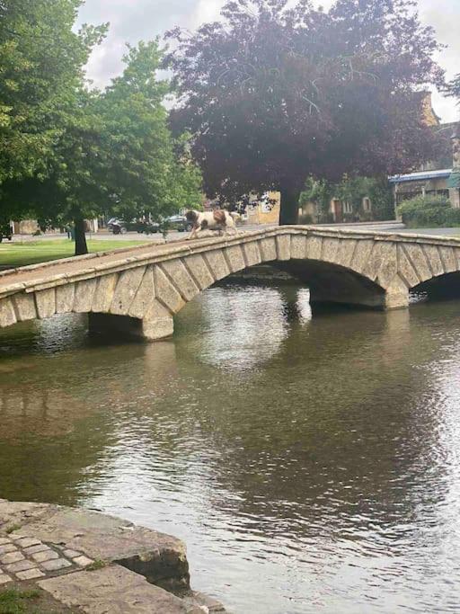 Beautiful Cotswold Couples Retreat Villa Bourton-on-the-Water Exteriör bild