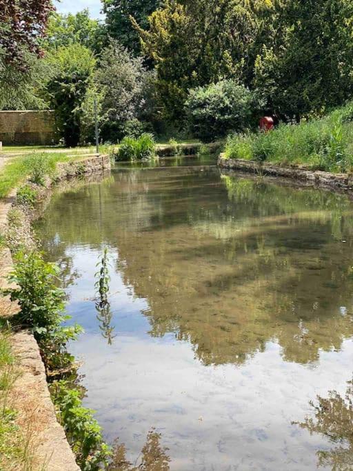 Beautiful Cotswold Couples Retreat Villa Bourton-on-the-Water Exteriör bild