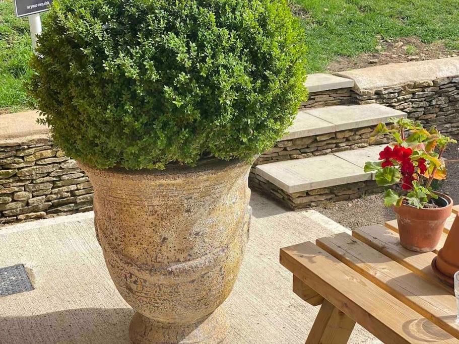 Beautiful Cotswold Couples Retreat Villa Bourton-on-the-Water Exteriör bild